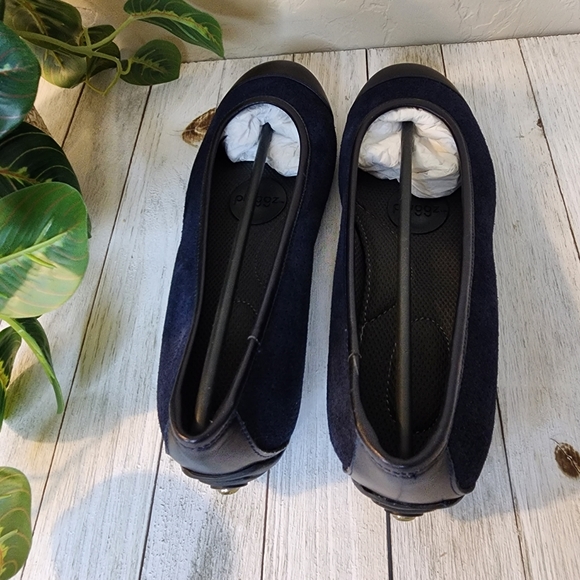 Pluggz Isis Navy Suede Ballet Flats NIB Size 6 - Picture 11 of 14